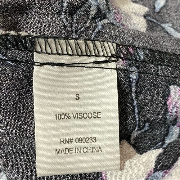 SOLD | Kendall & Kylie Lightweight Floral Skirt EUC - Picture 11 of 16